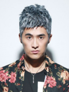 李奔
