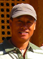 董新文