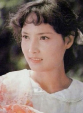 何玲
