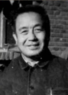 王斑