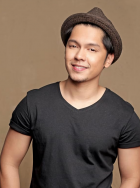 Carlo Aquino