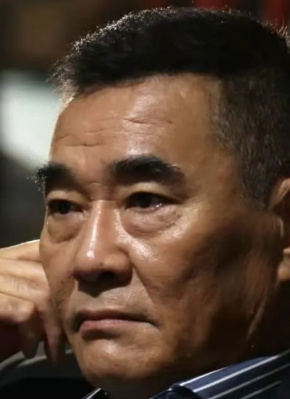 李宏伟