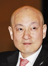关栋天
