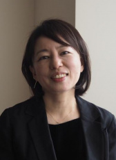 冢原亞由子