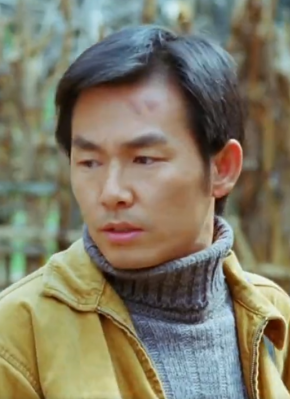 董明