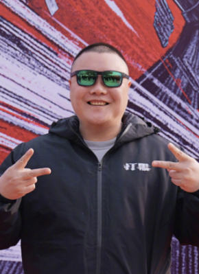 秦鹏飞