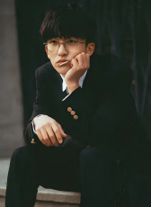 黃子弘凡