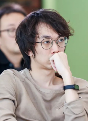 董劼