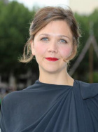 玛吉·吉伦哈尔