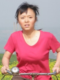 愛騎自行車的女孩