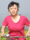 愛騎自行車的女孩