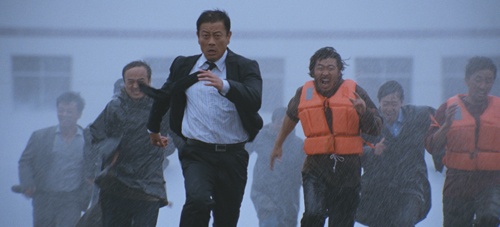 《超强台风》10月登陆 挑战美国灾难大片_华语