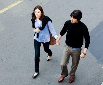 韩媒称情侣李东健与车艺莲分手 结束恋人关系