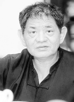 黄任中