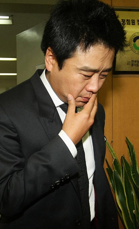 甲流夺走李光基7岁儿子生命 父亲悲痛欲绝_