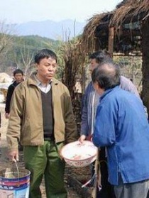 周末村官