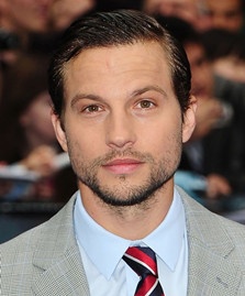 罗根·马歇尔-格林