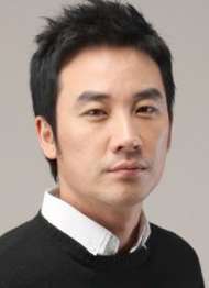 严泰雄