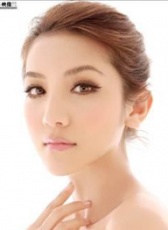 黃妮娜