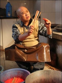 一江明燭