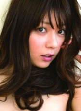 芳贺优里亚