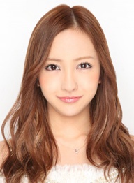 板野友美