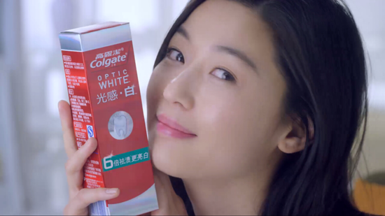高露洁推出光感白牙膏新广告 全智贤成为新代言_小类专题_电影网_1905.com
