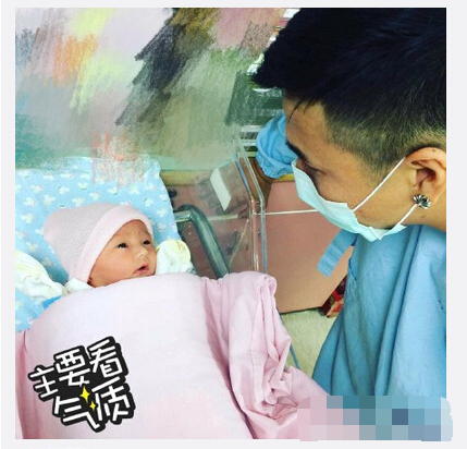 欧弟爱女正面照曝光 大眼翘鼻颜值高(图)_滚动