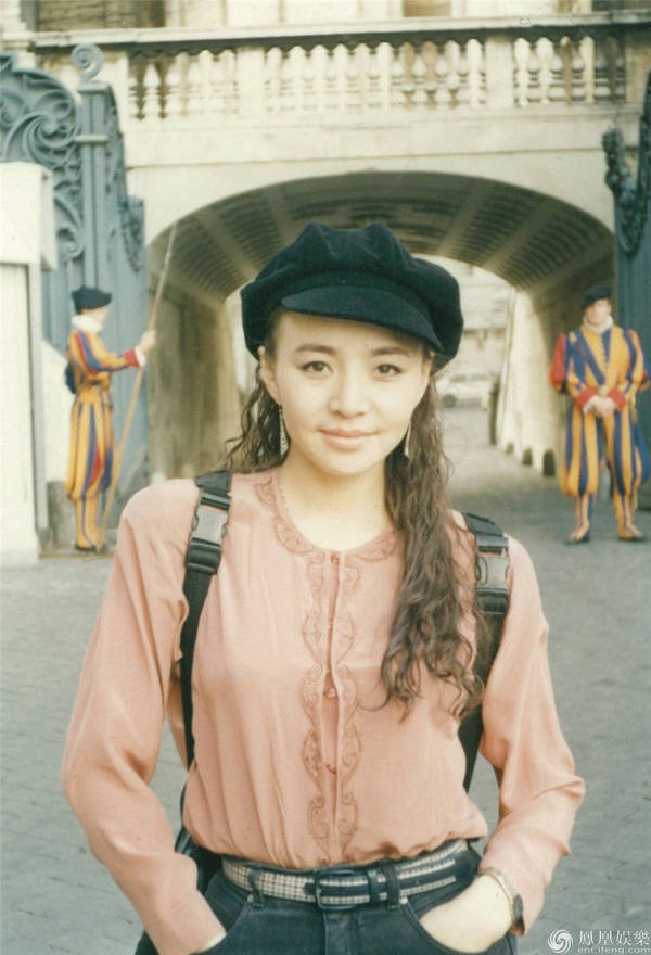 《跨界》爆宋丹丹昔日美照 巴图告白献唱感动全场_滚动新闻_电影网_1905.com