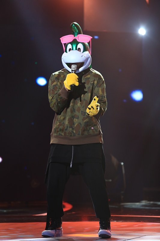 《蒙面》最后一只恐龙被爆为企业家 王健林呼声高_滚动新闻_电影网_1905.com