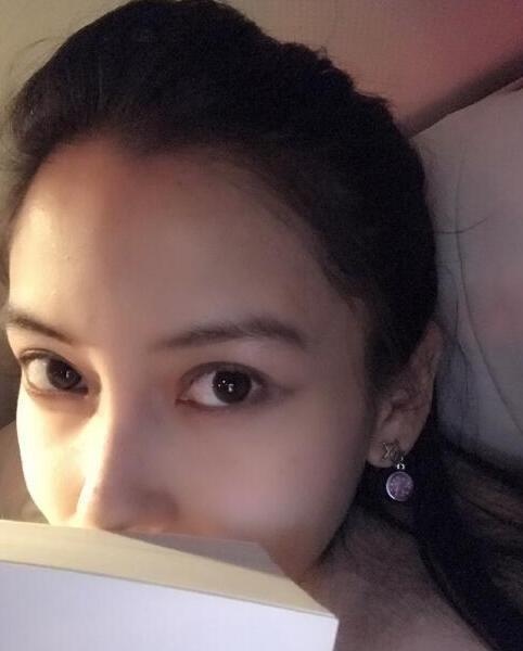 angelababy晒素颜自拍照 这个孕妇的颜值要逆天