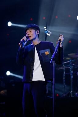 李荣浩不与杨丞琳过圣诞:没办法因为还要工作