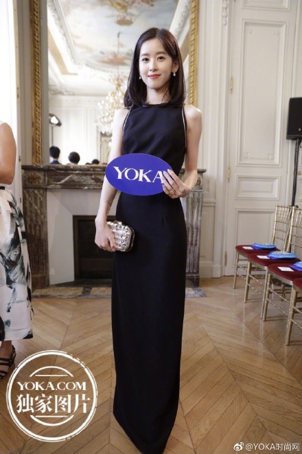 奶茶妹妹的皮肤真是绝了,居然比欧洲人还要白