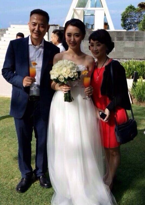 他错失贾宝玉,闪婚香菱30年无绯闻,如今给孙俪