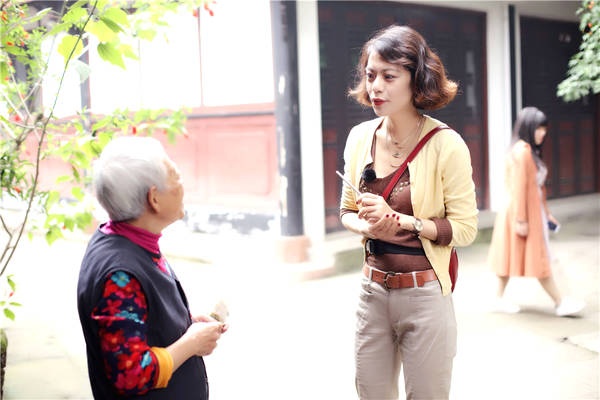 复旦“人气老师”陈果加盟《小城故事》