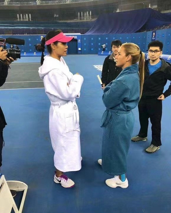 齐布尔科娃出演《李娜传》 合影李娜还原澳网决赛(图4)