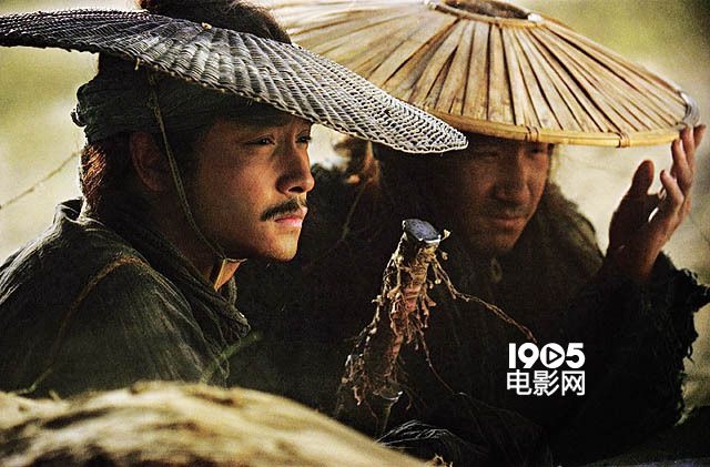 近日,据广电总局11月电视剧备案,王家卫导演的电影《东邪西毒》将被搬