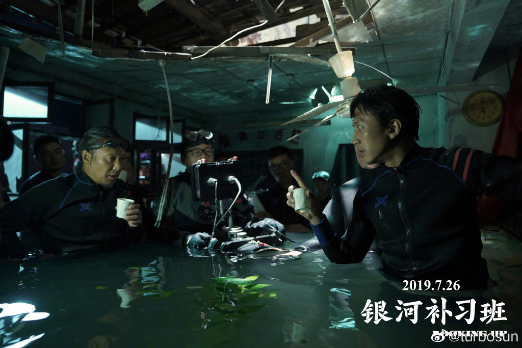 孙俪晒邓超片场照表心疼 赞老公既有魅力又有才