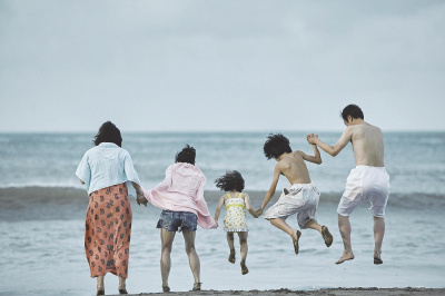 日本电影照见人生的另一种方式：慢、真、家庭