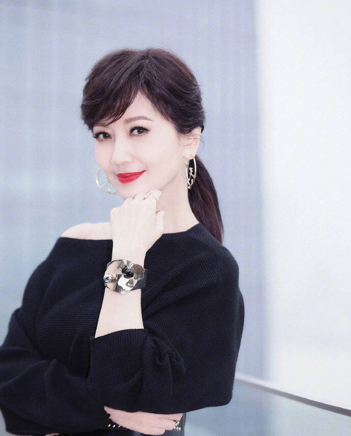 赵雅芝41岁时照片流出,网友:这才叫真女神!