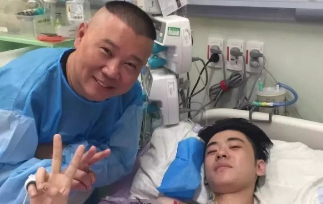 拿国难开玩笑，官媒点名批评的张云雷，竟还有粉丝护着？