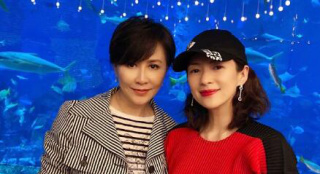 刘嘉玲晒出和章子怡合影：天涯海角也能相连