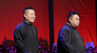 夺笋！岳云鹏晒与孙越同框照 发量造假被粉丝揭穿