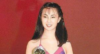 张曼玉38年前泳装旧照曝光 清纯甜美大长腿好吸睛