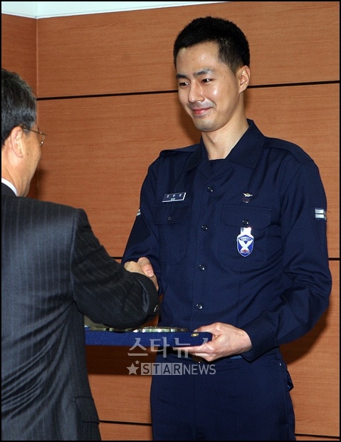 形象好服役表现佳 赵寅成担任韩国兵务宣传大