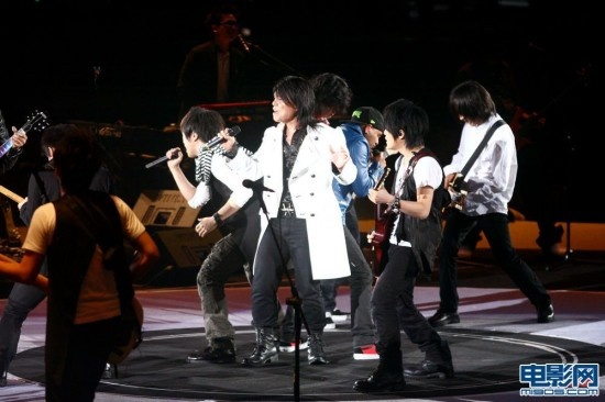 50组歌手5小时未尽兴 滚石30年演唱会台北举