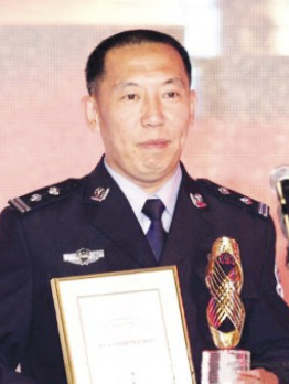 马国伟