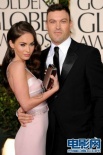 福克斯和丈夫布莱恩·格林 夫妻携手亮相金球奖