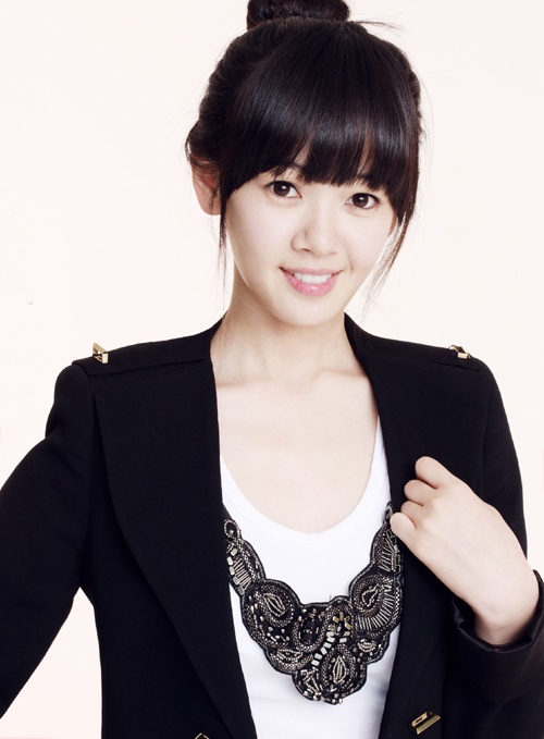 金宝美携手面包王尹时允 新片扮演智障少女