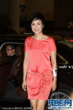 蔣雯麗艷麗短裙熟女風(fēng)度 與顧長衛(wèi)夫妻檔亮相
